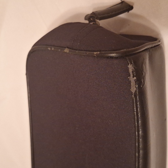 Givenchy‎ Parfume Toiletry Bag - Picture 9 of 10